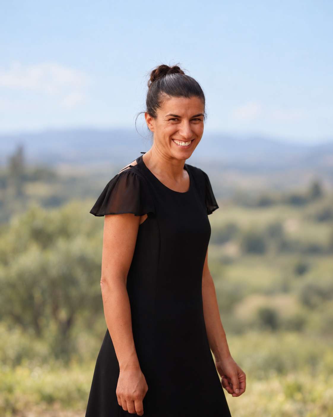 Ritratto di Emanuela Sorgia in campagna